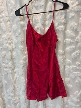 ❌SOLD❌Vintage Victoria’s Secret 100% silk slip dress